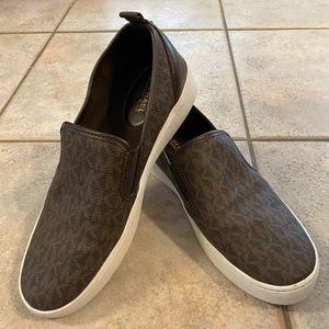 Michael kors brown signature slip on sneakers